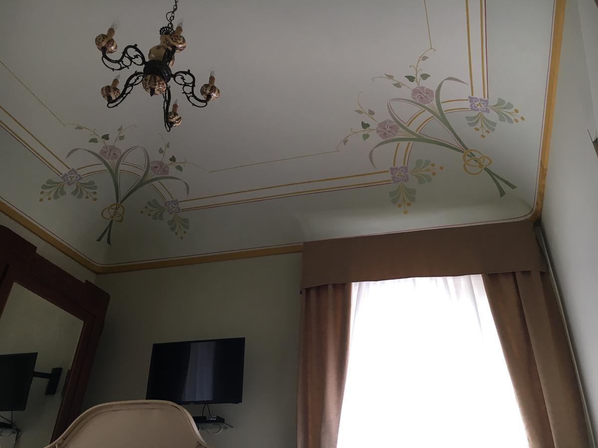 Hotel Sant'Anna Floresta Esterno foto